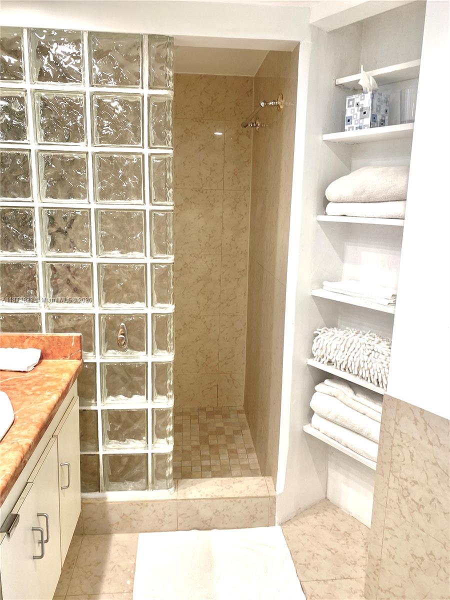 BURLEIGH HOUSE CONDO - Residential