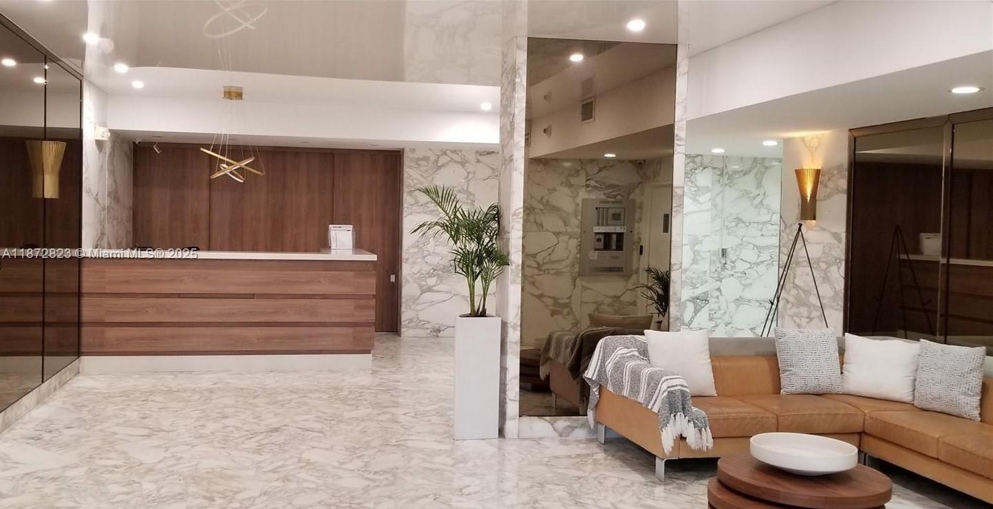 BURLEIGH HOUSE CONDO - Residential