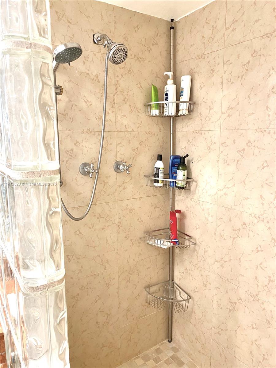 BURLEIGH HOUSE CONDO - Residential