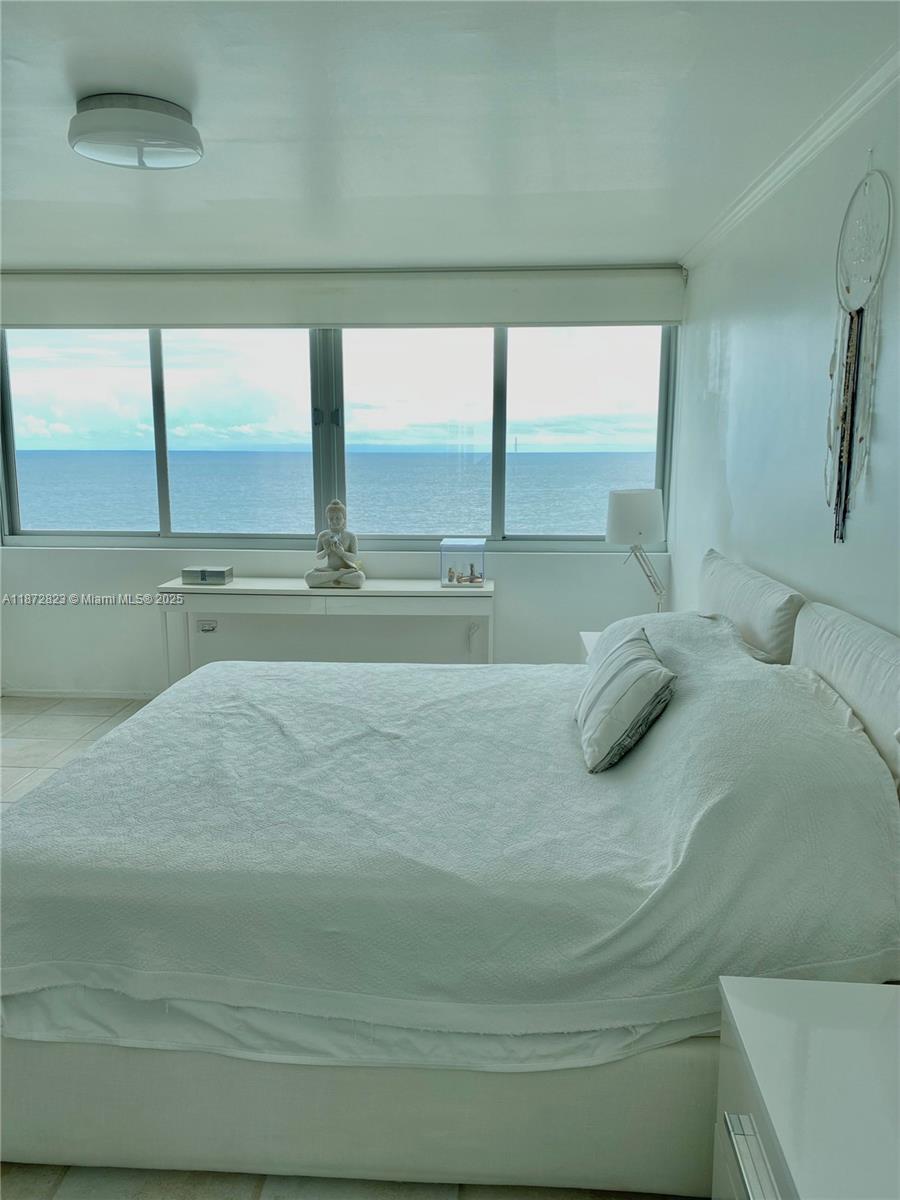 BURLEIGH HOUSE CONDO - Residential