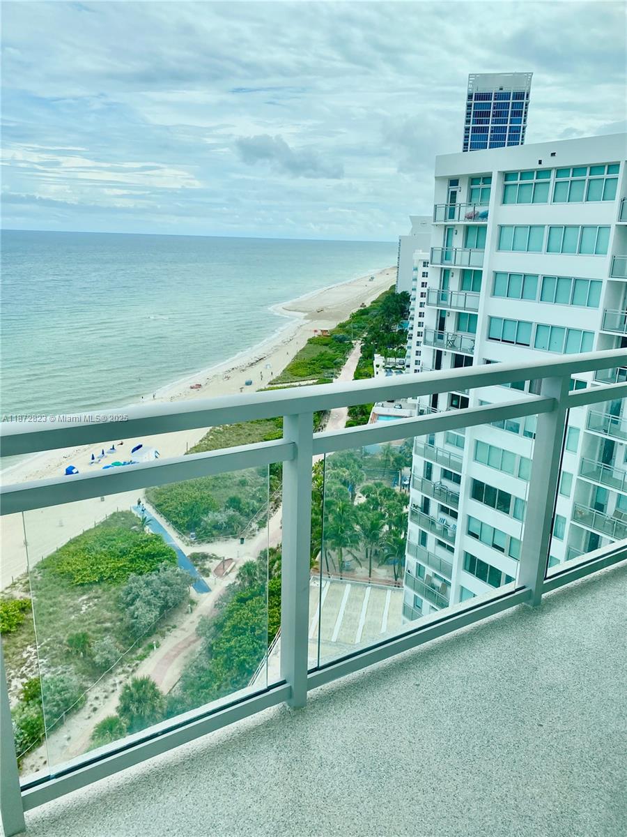 7135 Collins Ave 1806