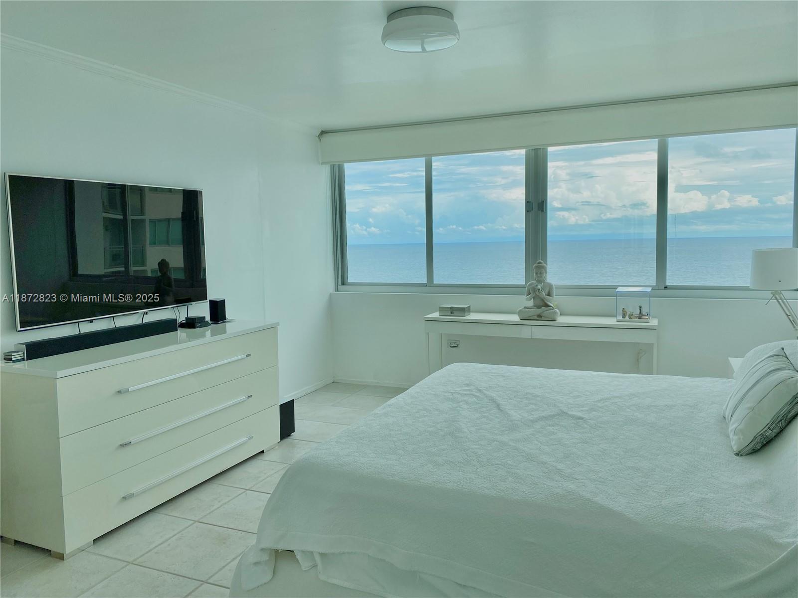 BURLEIGH HOUSE CONDO - Residential