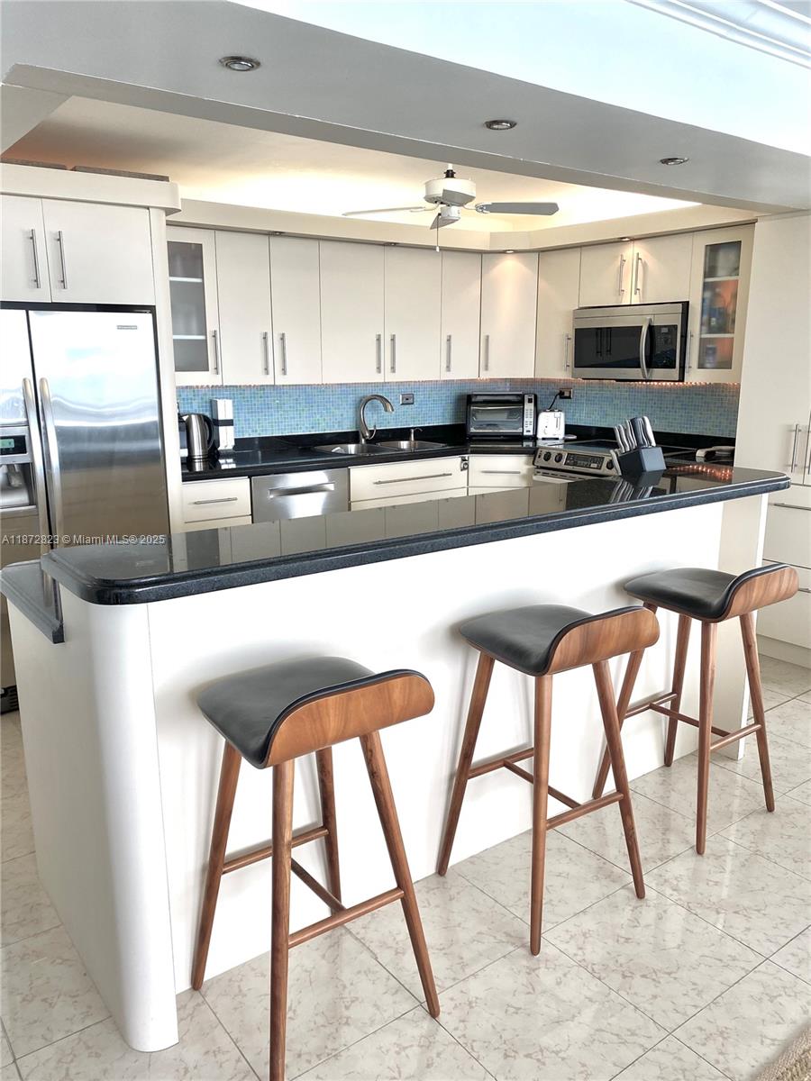 BURLEIGH HOUSE CONDO - Residential