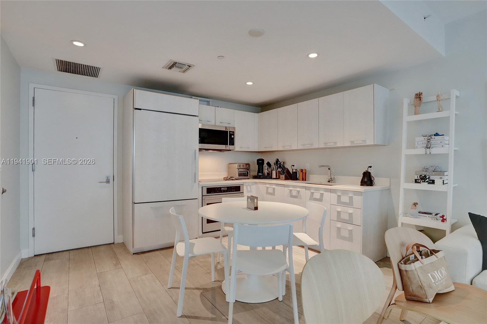 BRICKELL HEIGHTS EAST CON - Residential