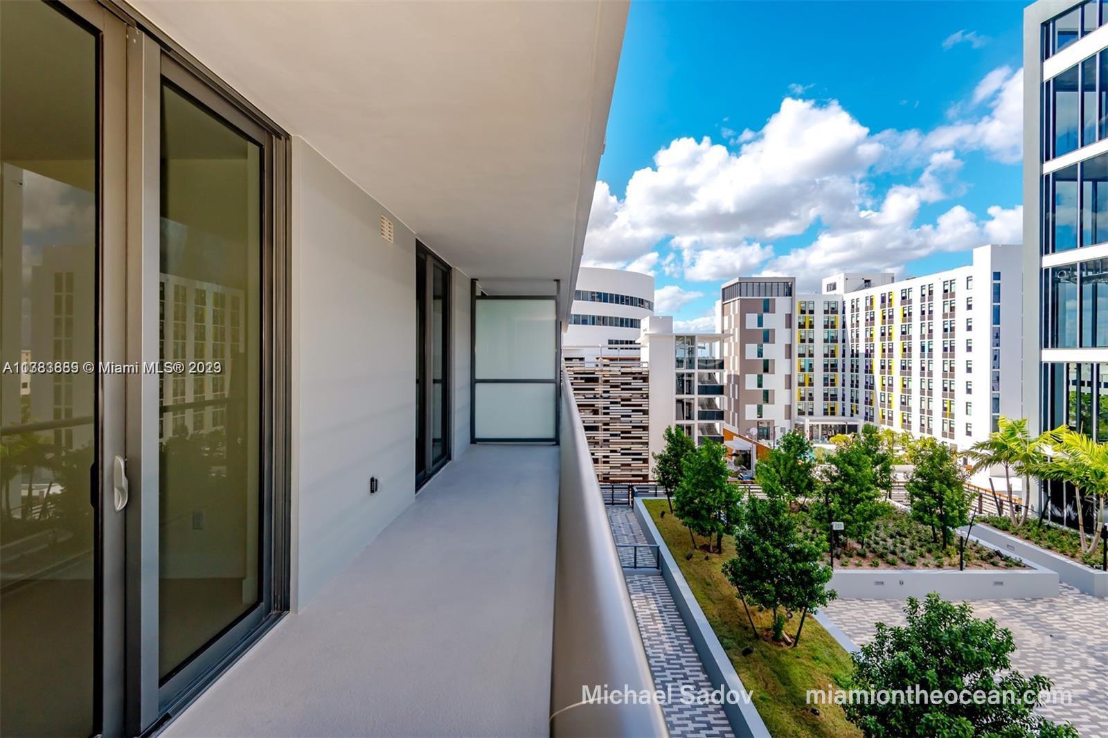 AVENTURA PARKSQUARE RESID - Residential Lease