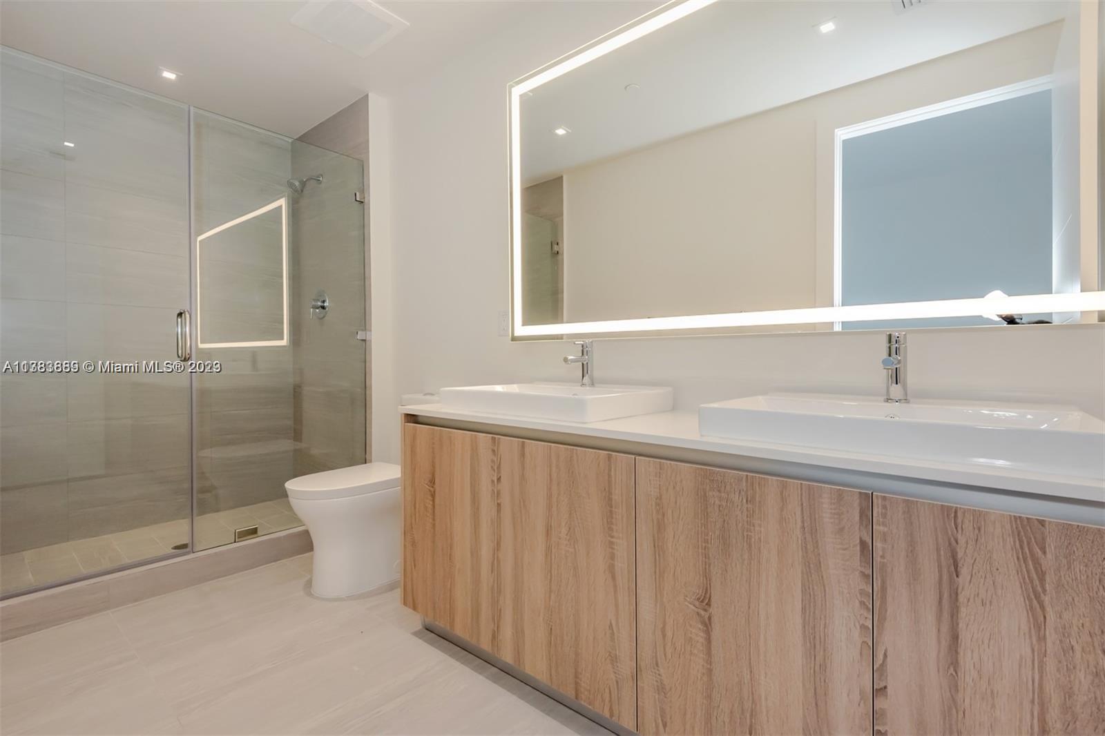 AVENTURA PARKSQUARE RESID - Residential Lease