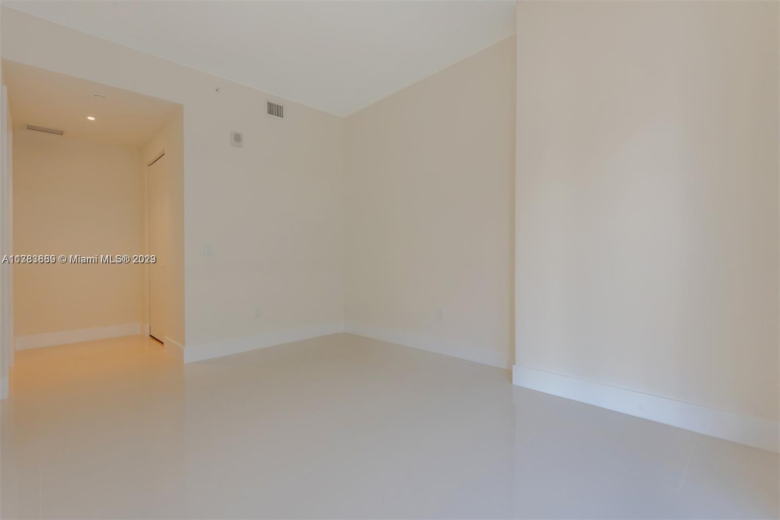AVENTURA PARKSQUARE RESID - Residential Lease