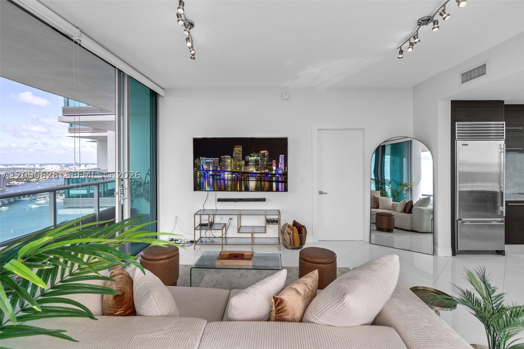 900 Biscayne Blvd 4412