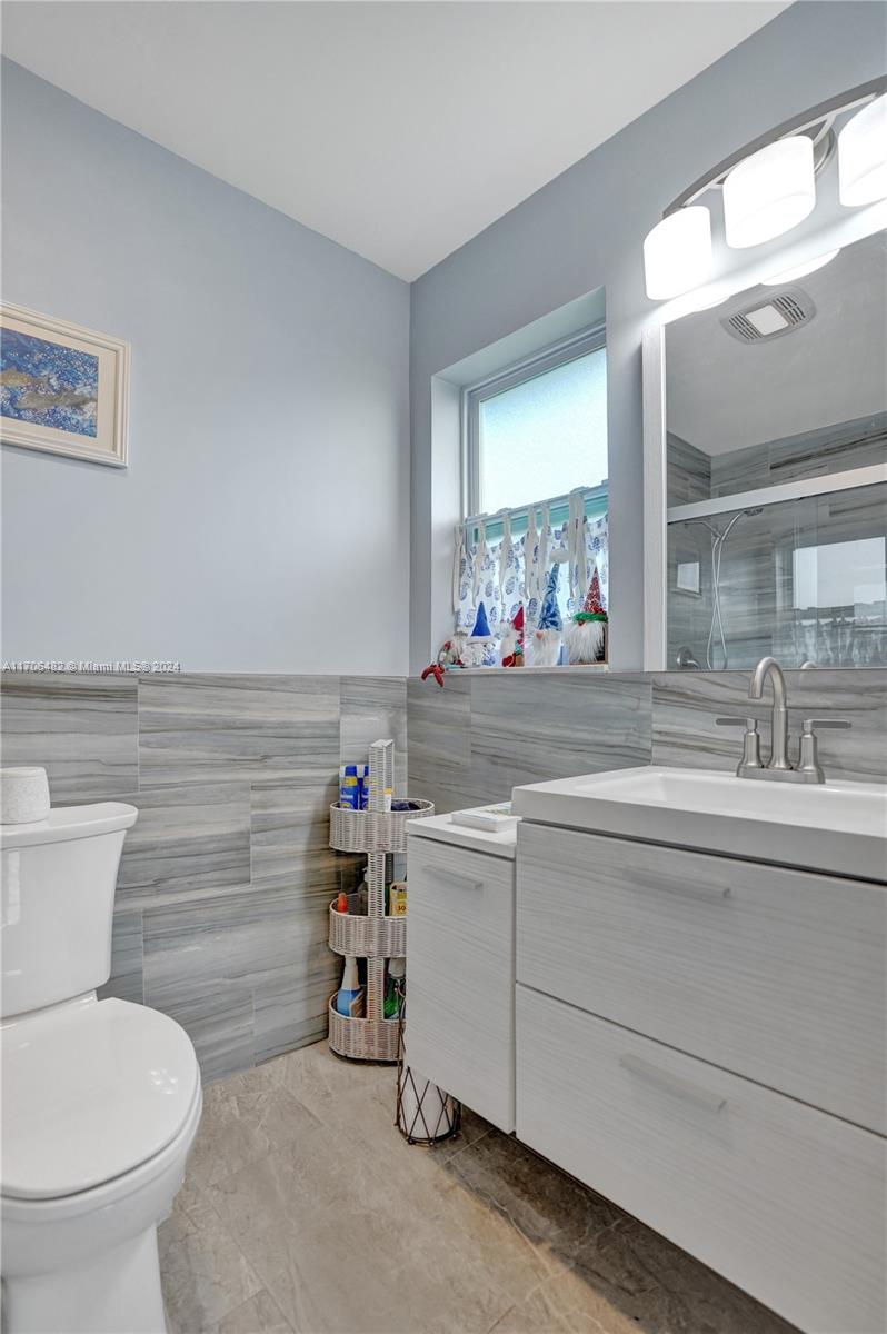 COUNTRY MANORS CONDO - Residential