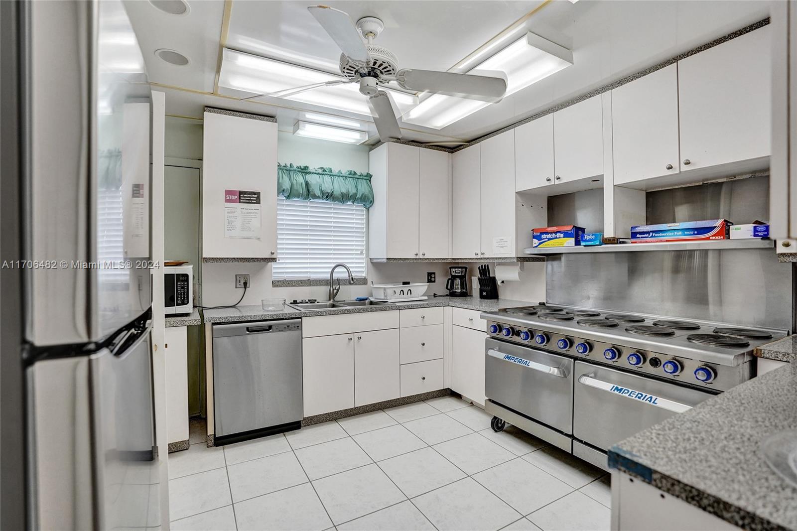 COUNTRY MANORS CONDO - Residential