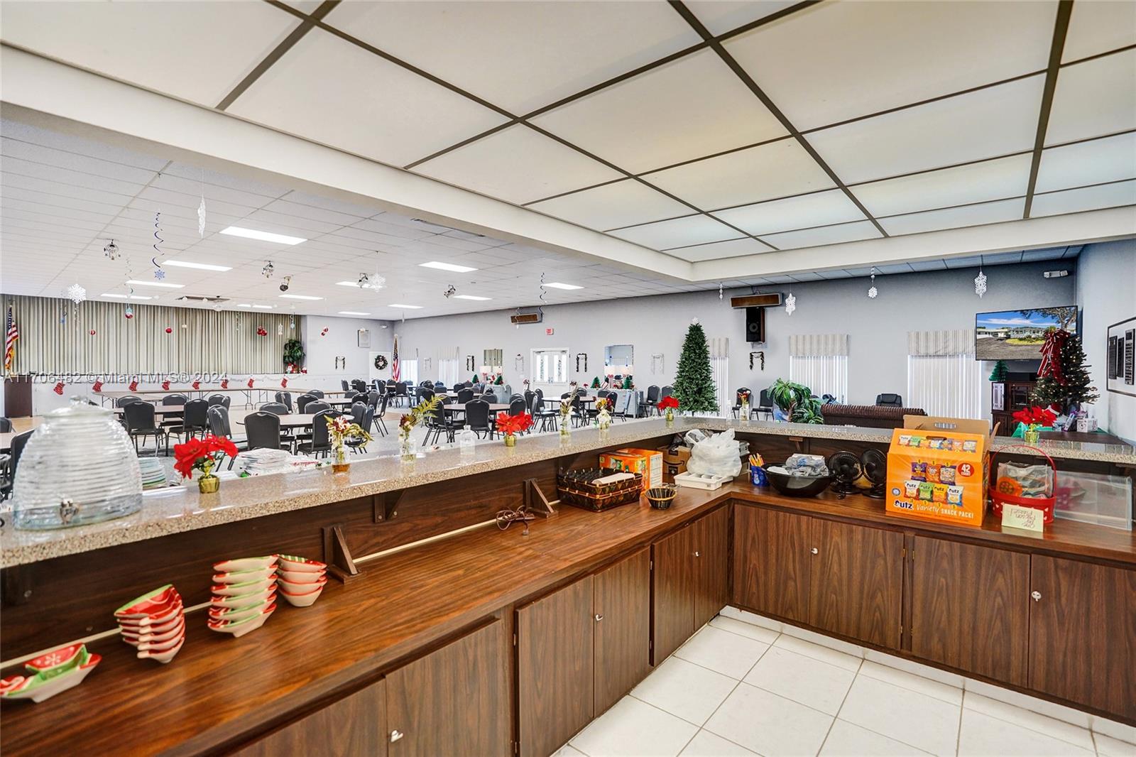 COUNTRY MANORS CONDO - Residential