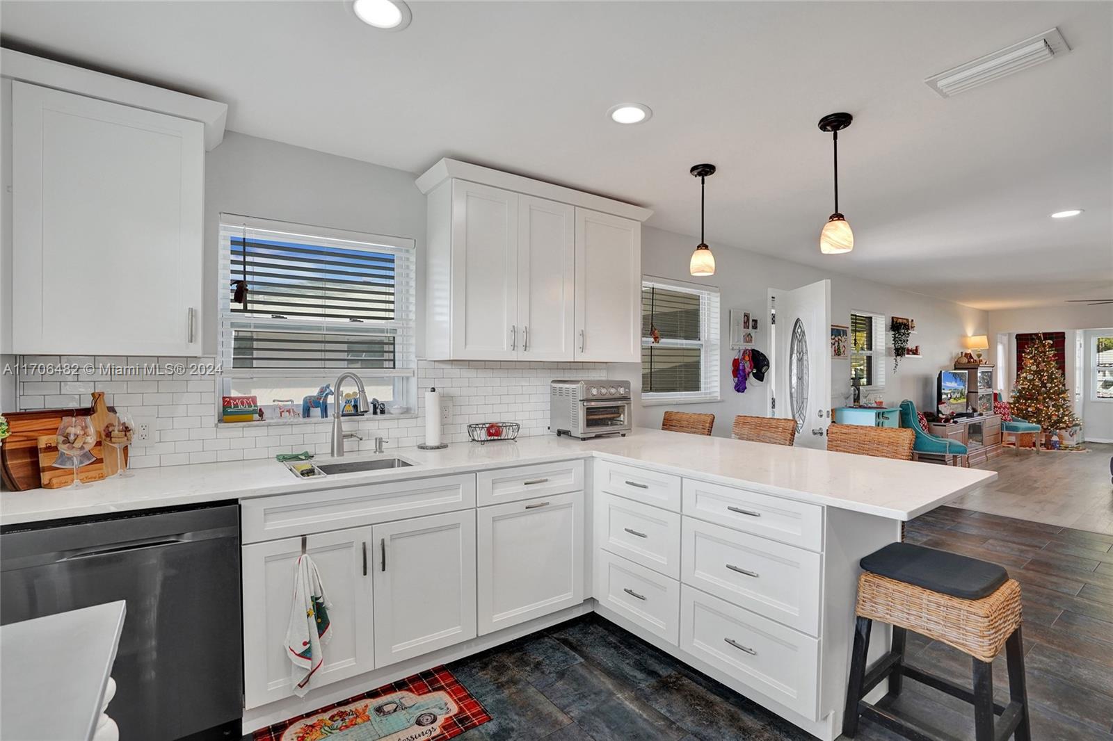 COUNTRY MANORS CONDO - Residential