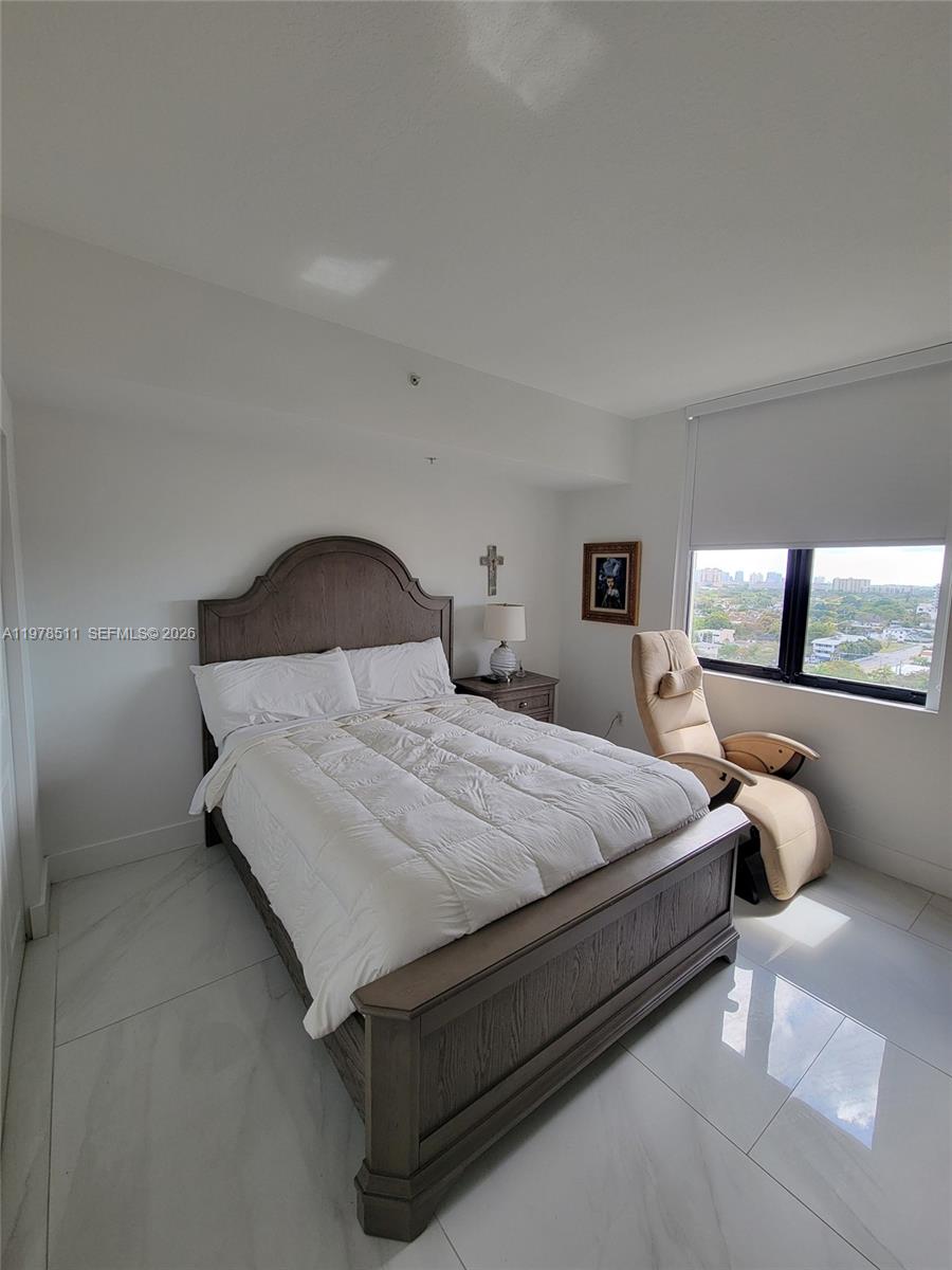 PUERTA DE PALMAS CONDO - Residential