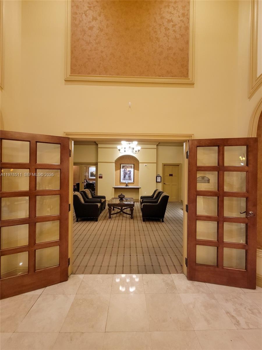 PUERTA DE PALMAS CONDO - Residential