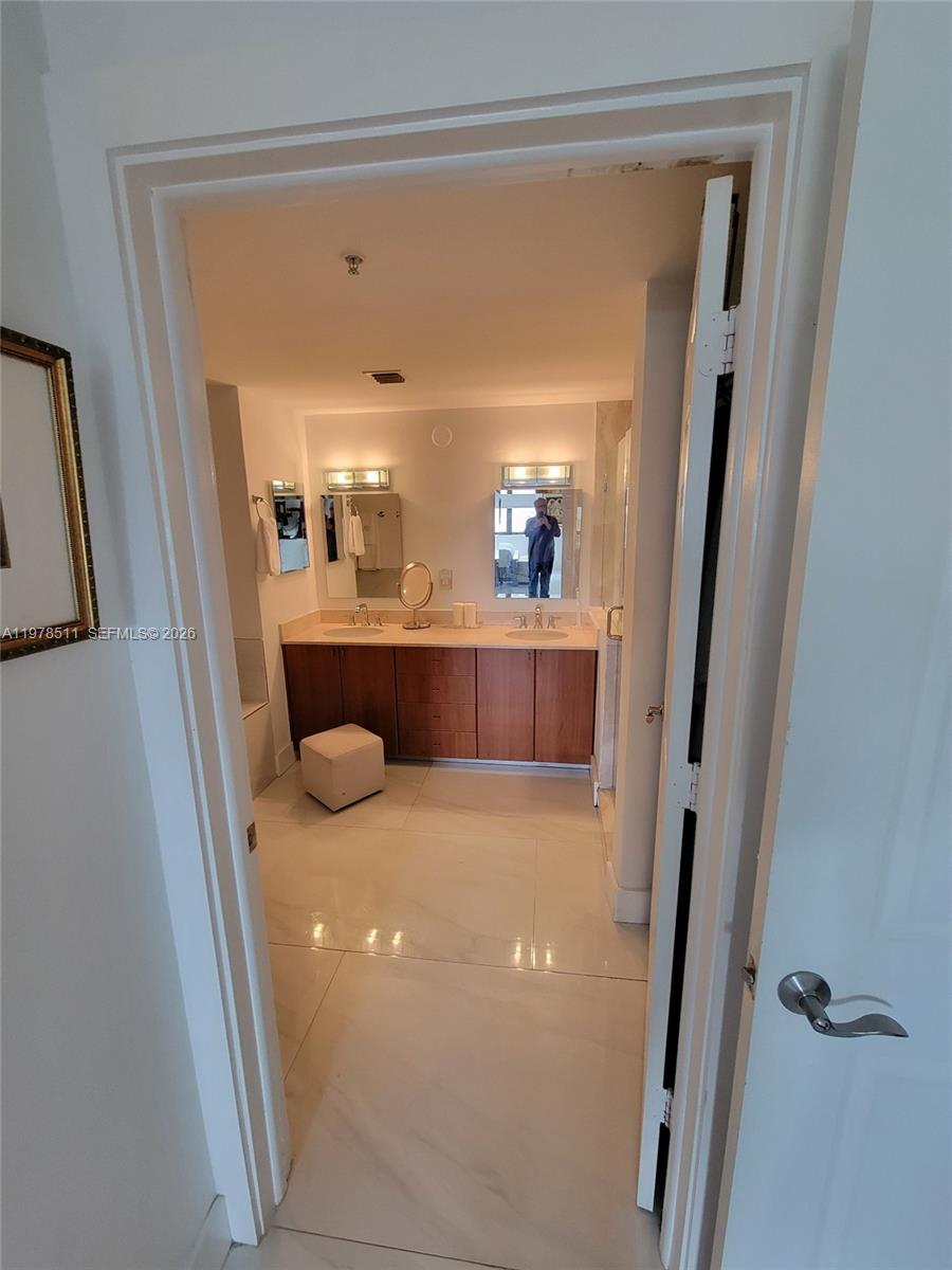 PUERTA DE PALMAS CONDO - Residential