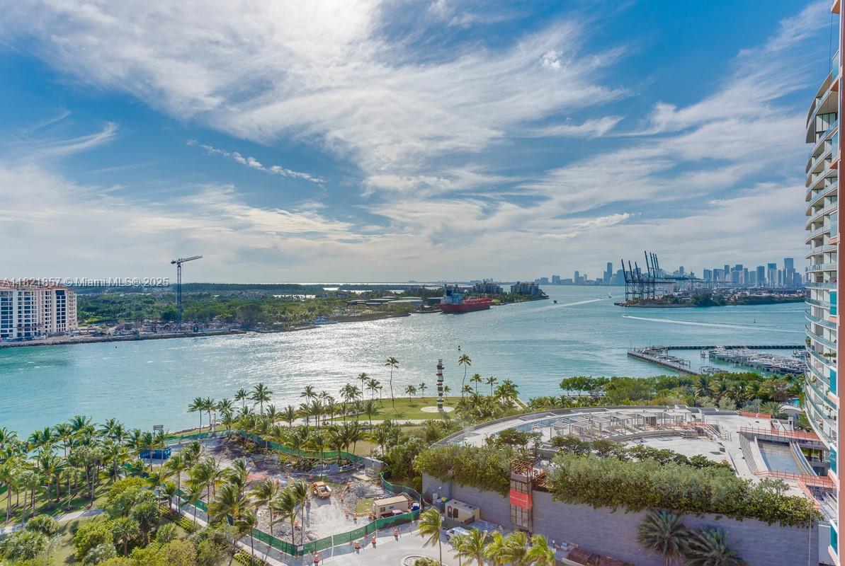 300 S Pointe Dr 1602