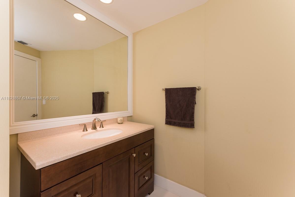 PORTOFINO TOWER CONDO - Residential