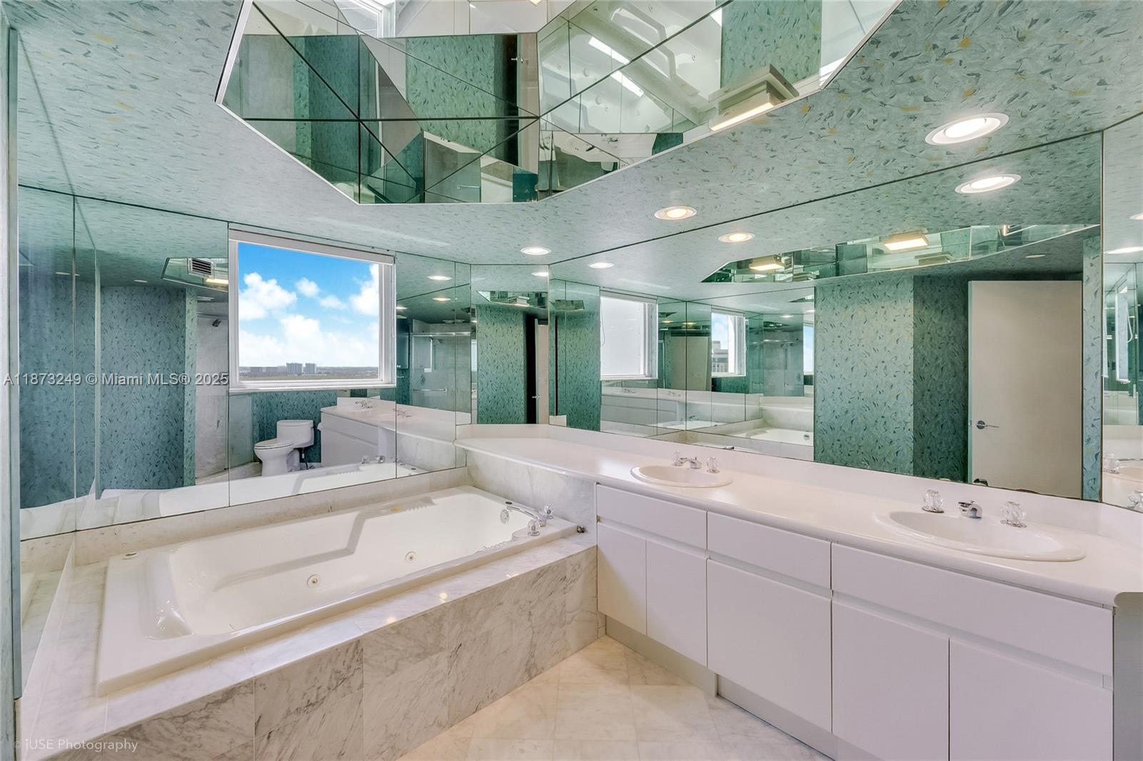 OCEANIA II CONDO - Residential