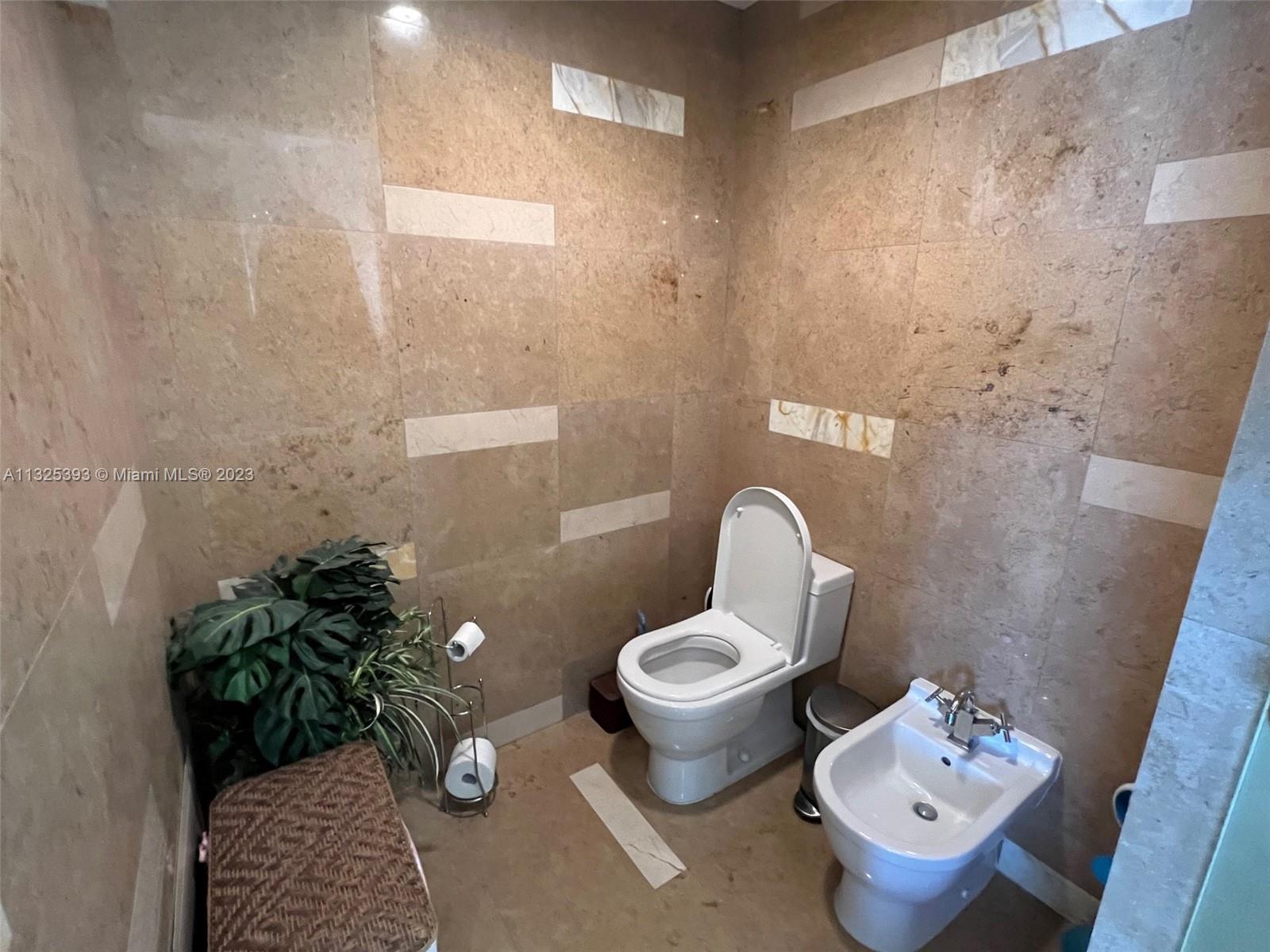 THE CARIBBEAN CONDO - Residential