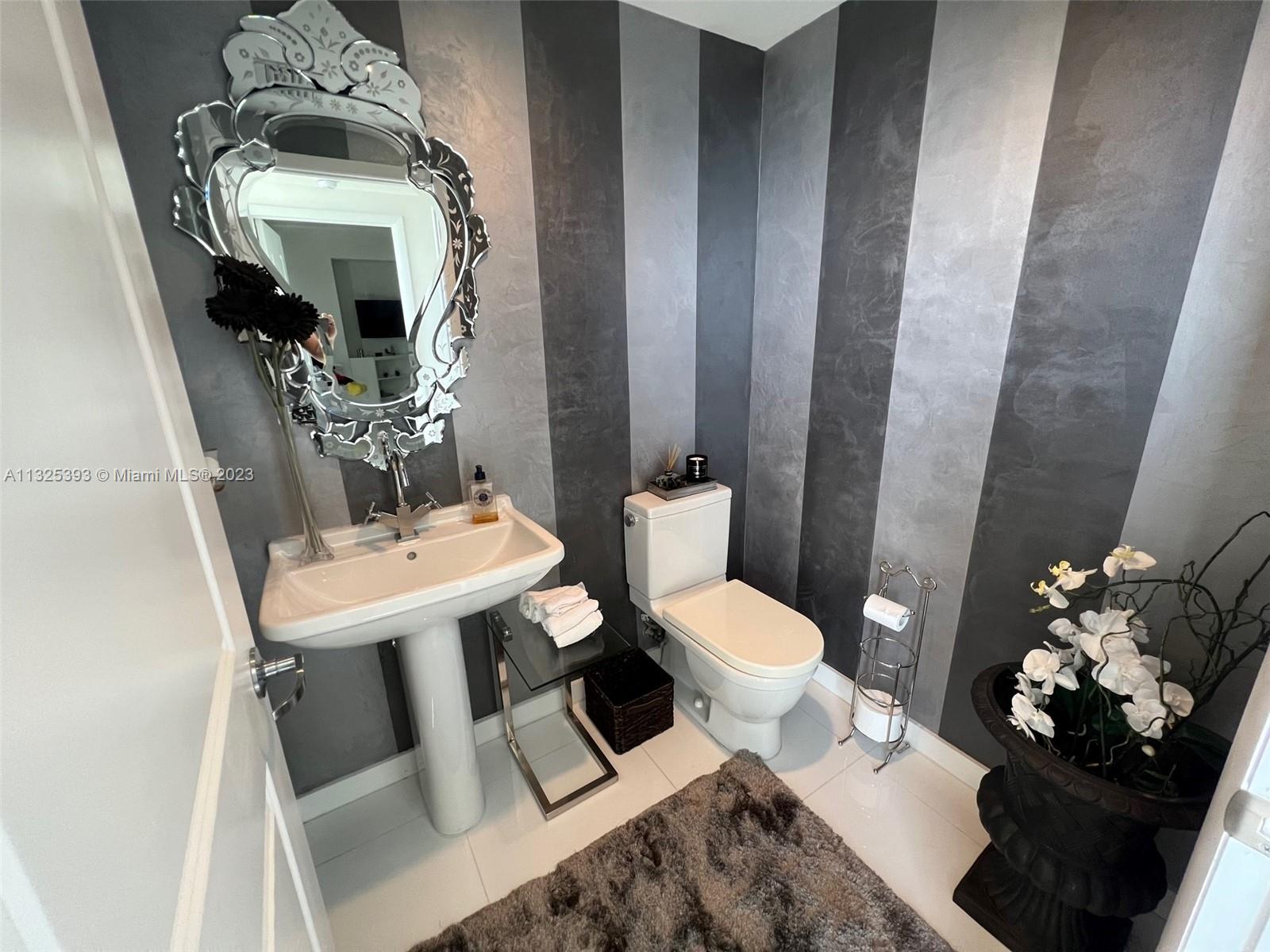 THE CARIBBEAN CONDO - Residential