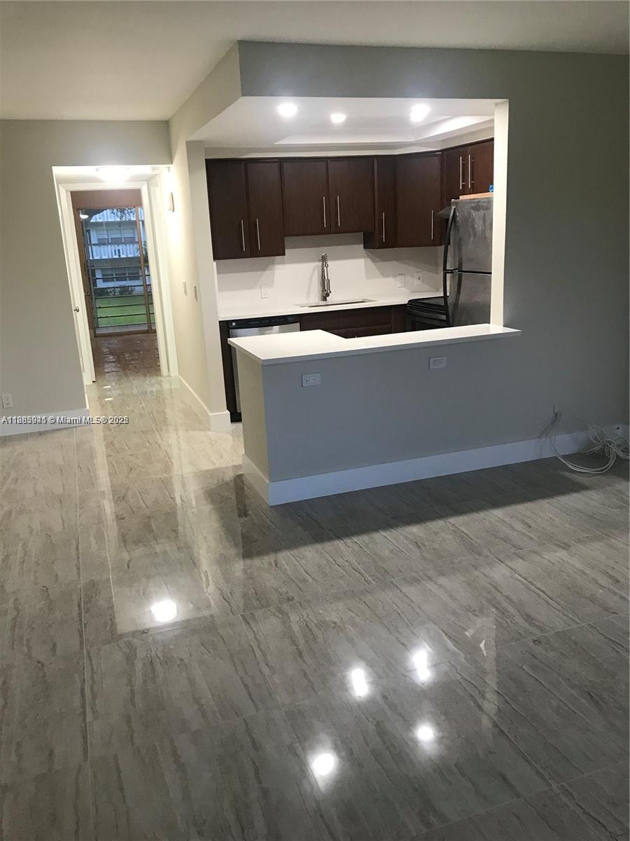 MANSFIELD AT CENTURY VILL - Residential Lease