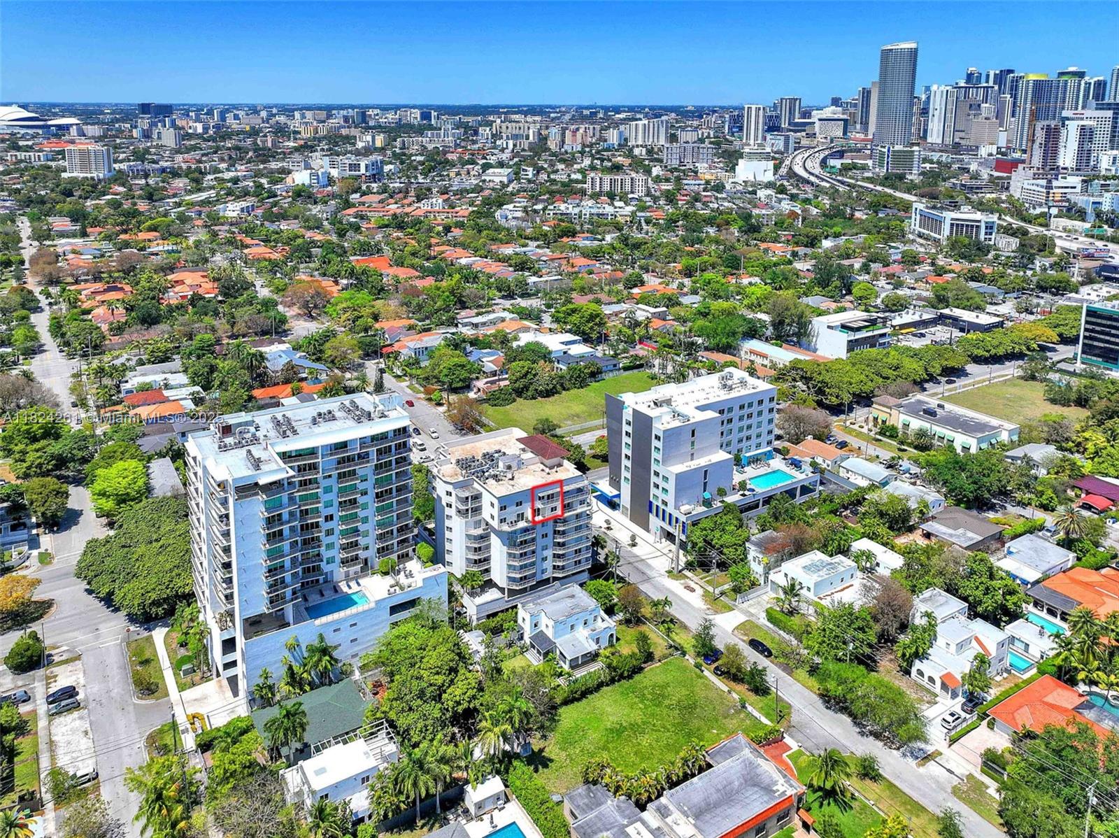 280 Sw 20th Rd 904, Miami, Broward County, Florida - 1 Bedrooms  
2 Bathrooms - 