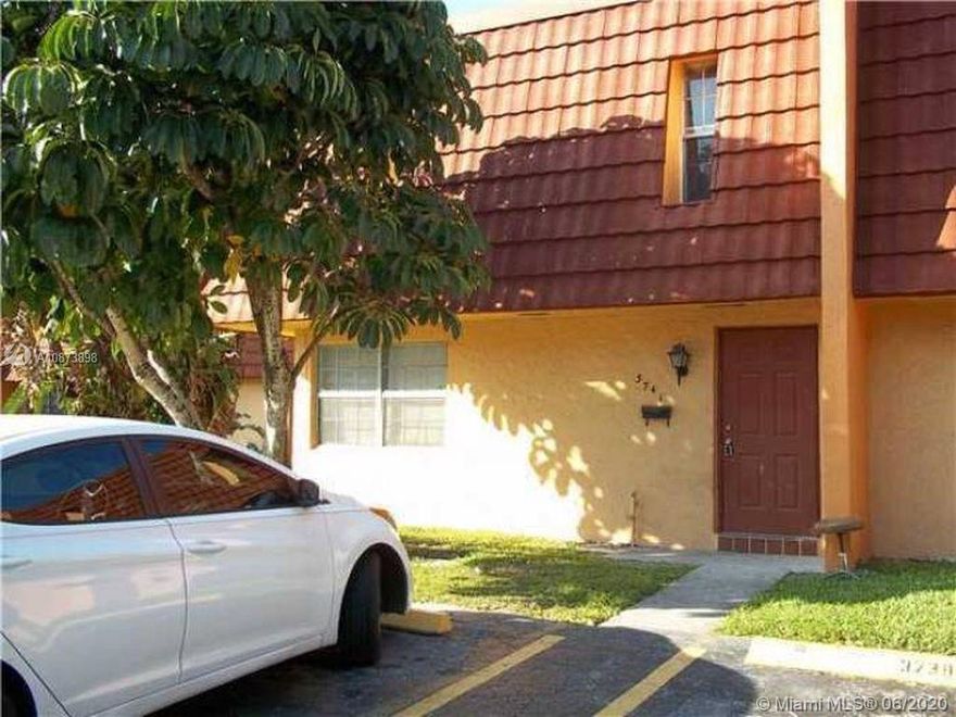 Attention investors! 4 bed/3 bath two story townhouse for sale. Owner installed a brand new A/C and change the bedroom floors on the second story. This is a ready to go investment with a good tenant in place.More pictures coming soon...