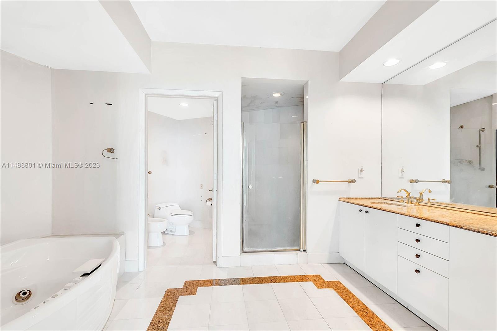 PORTOFINO TOWER CONDO - Residential