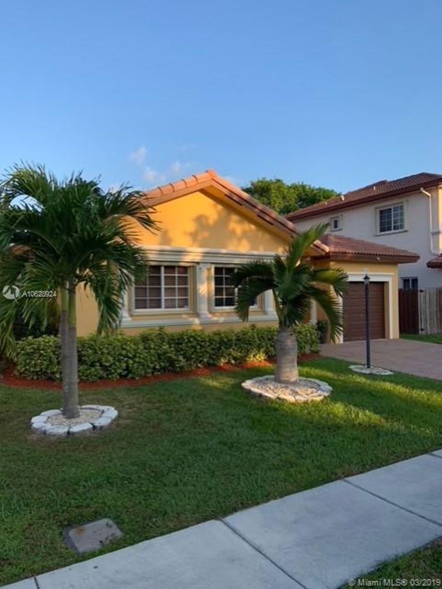 LOCATION!!! Gorgeous  one story 3/2 home is in the very desirable area of Water Stone. Wonderful club house. Quaint and cozy area , a must see, will not last. Easy to show call listing agent.