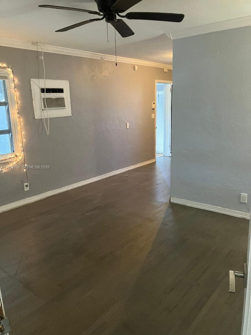 HOLLYWOOD PARK - Residential Lease