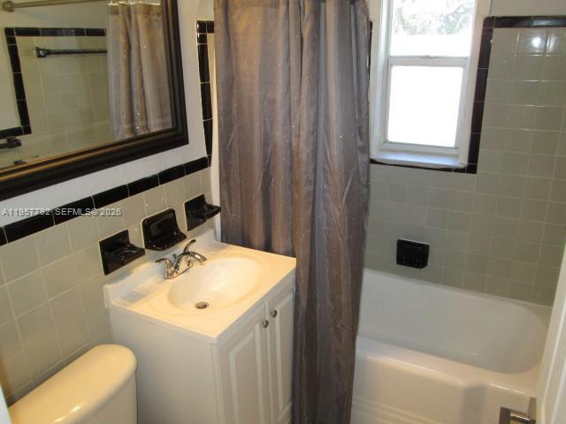 HOLLYWOOD PARK - Residential Lease