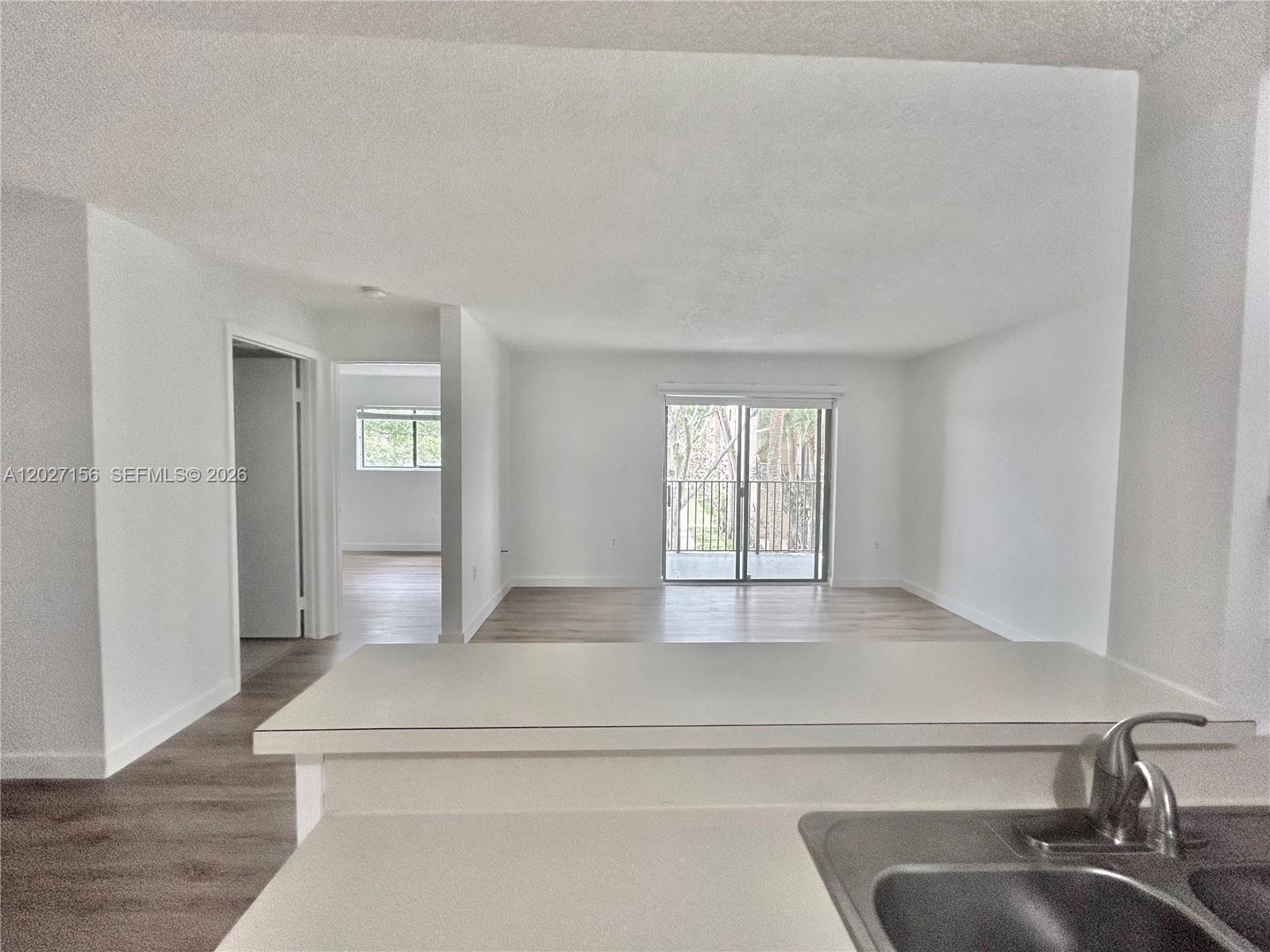 400 W Palm Cir W 201