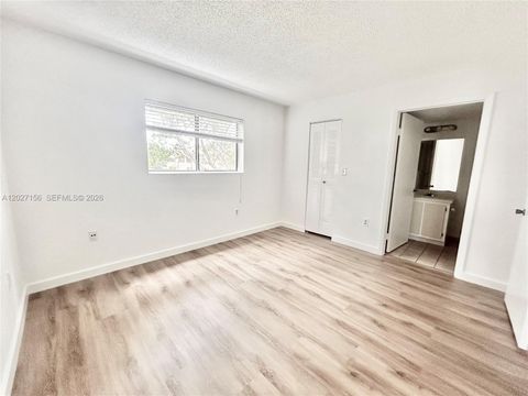 Tiny photo for 400 W Palm Cir W #201, Pembroke Pines, FL 33025 (MLS # A12027156)