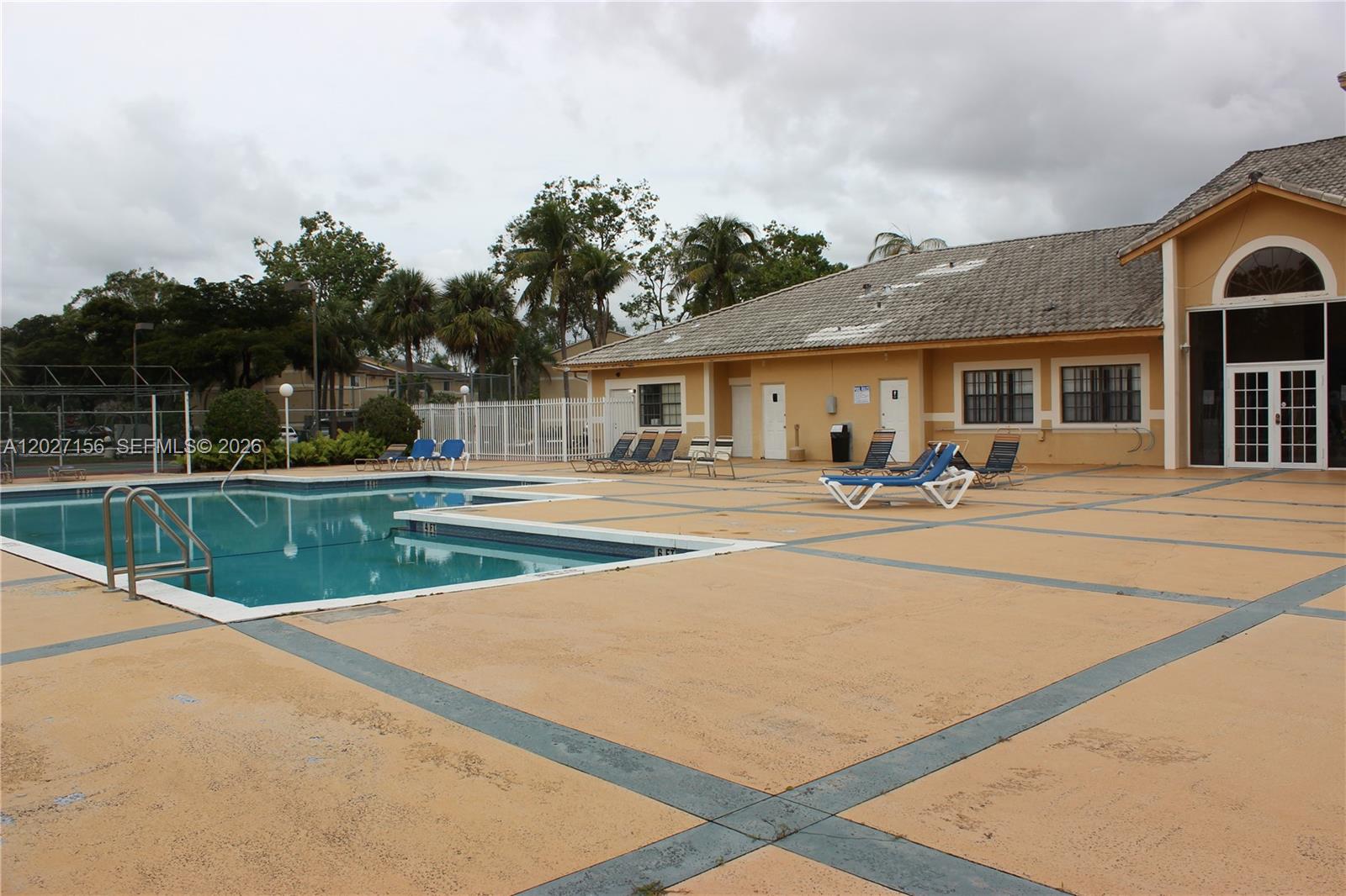 PALMS OF PEMBROKE CONDO - Residential