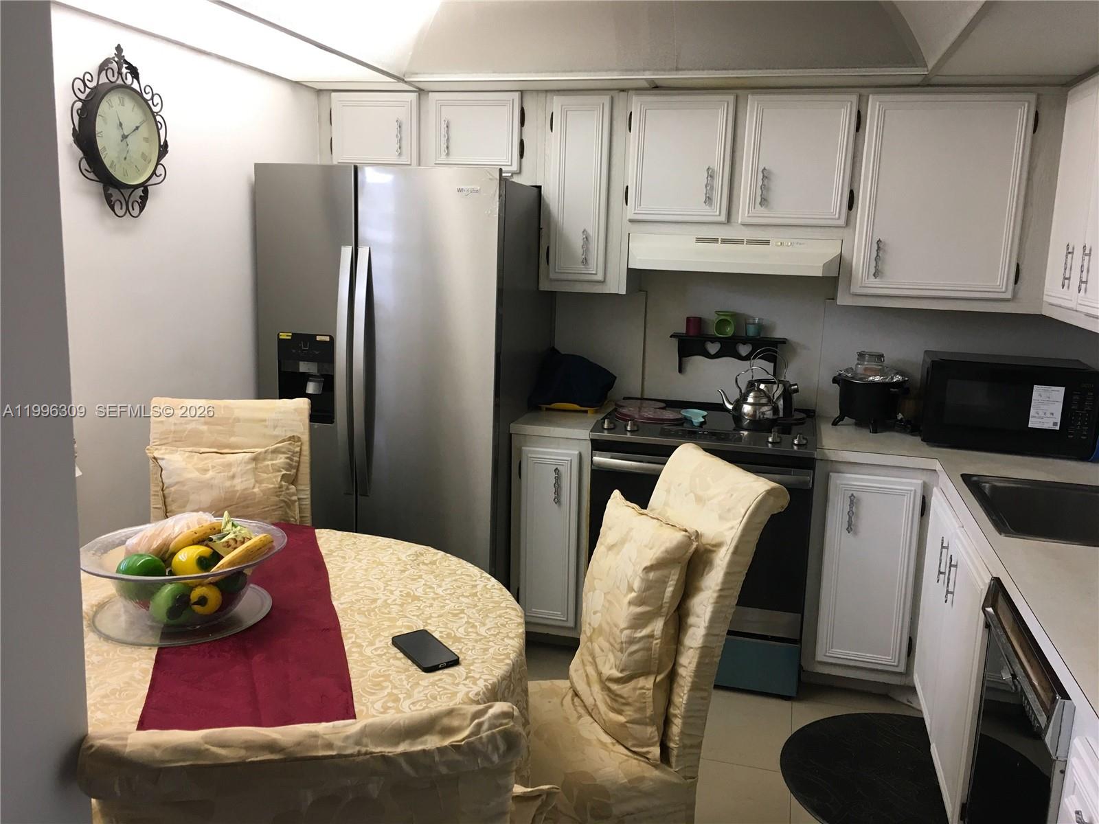 VILLAGE ROYALE GREENHILL - Residential