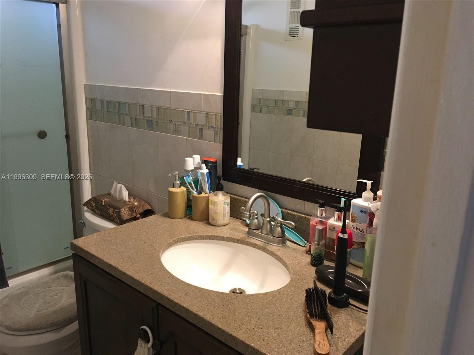 VILLAGE ROYALE GREENHILL - Residential