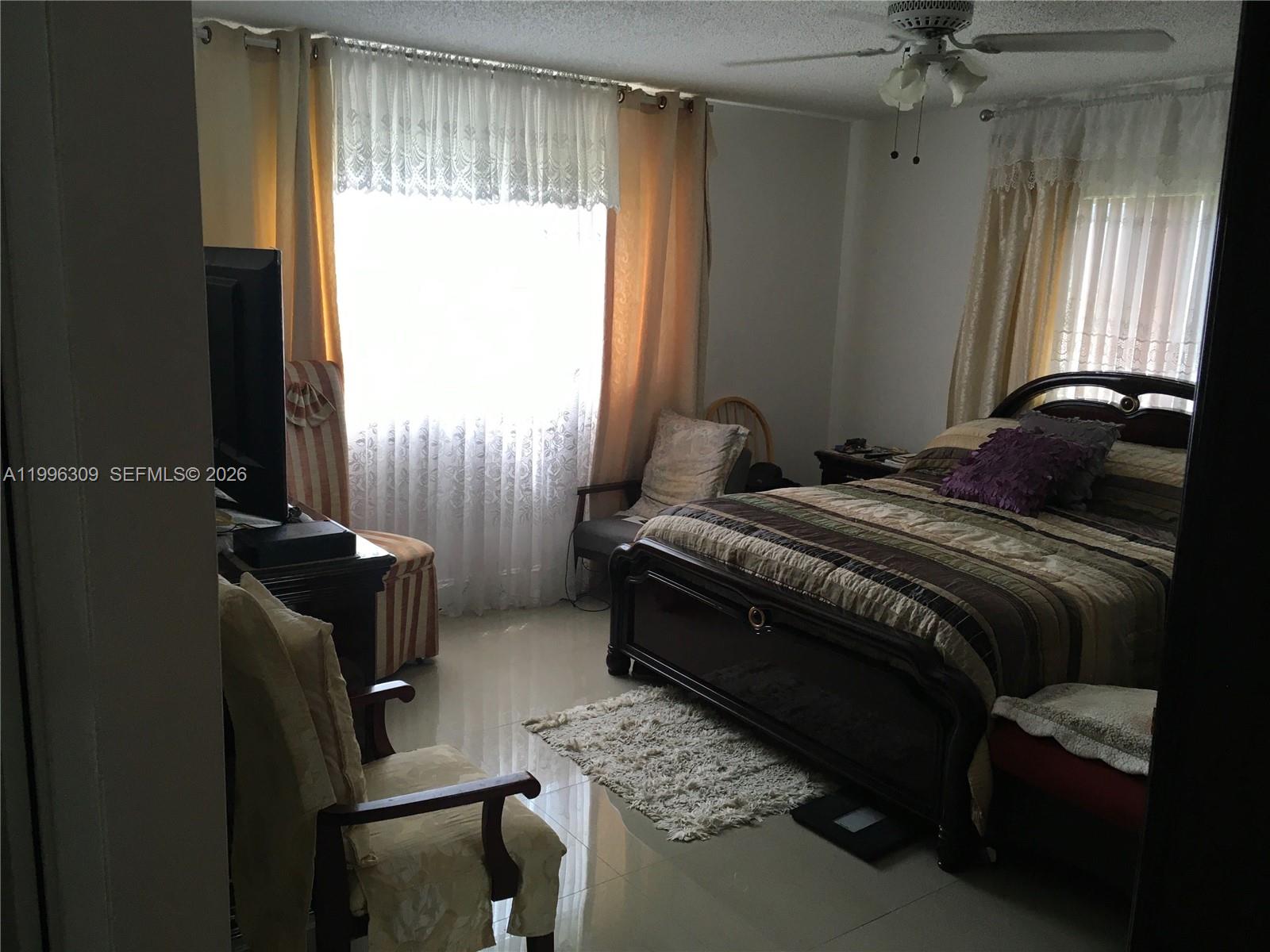 VILLAGE ROYALE GREENHILL - Residential