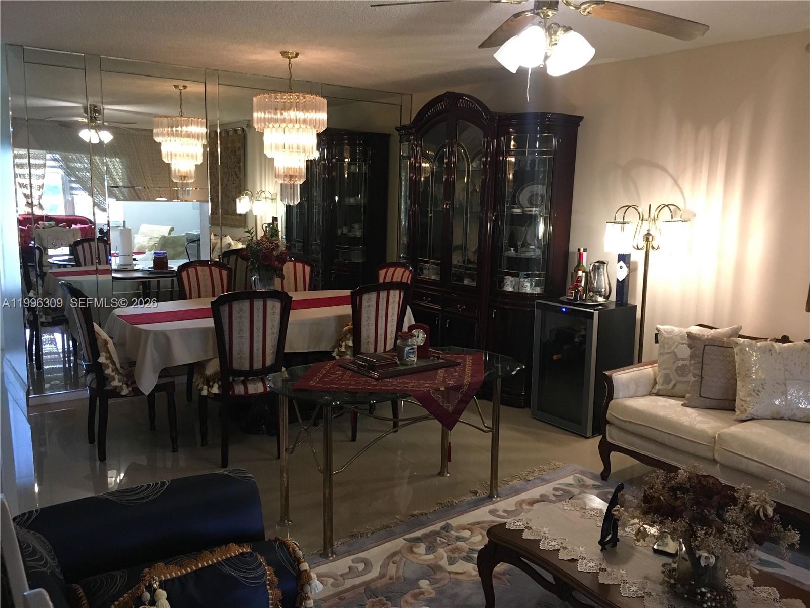 VILLAGE ROYALE GREENHILL - Residential