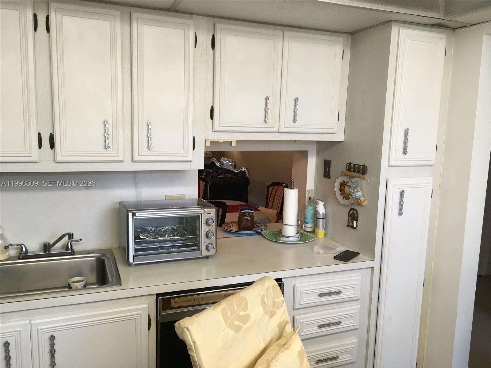 VILLAGE ROYALE GREENHILL - Residential