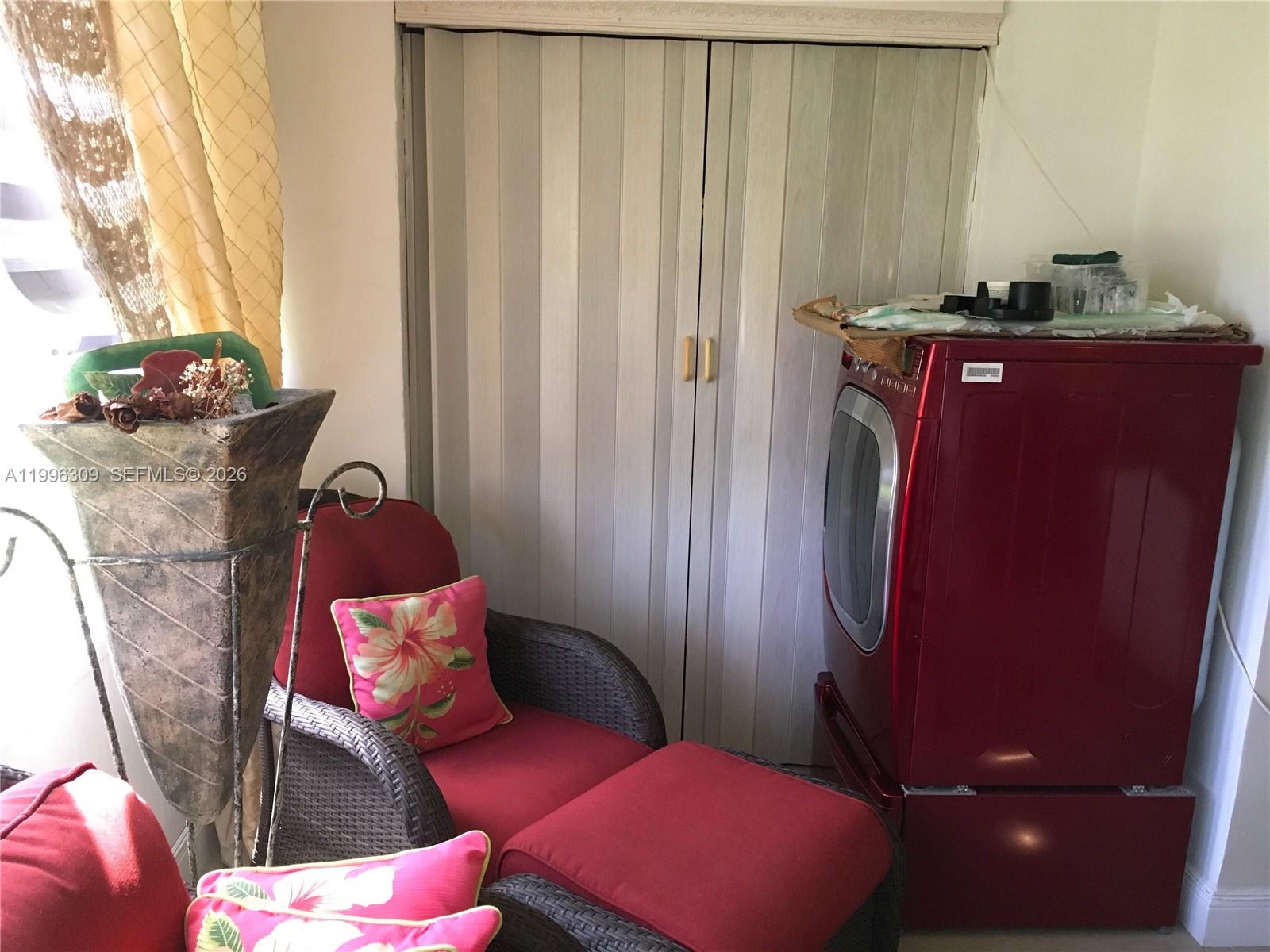 VILLAGE ROYALE GREENHILL - Residential