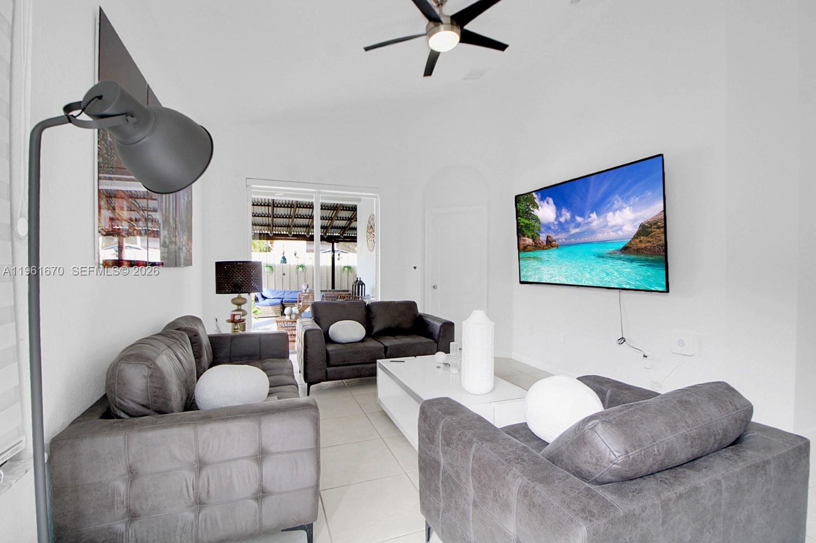 PORTOFINO BAY - Residential