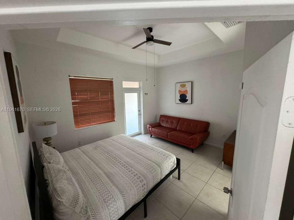 PORTOFINO BAY - Residential