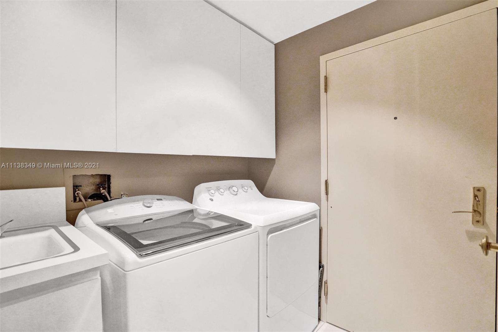3000 ISL BLVD WILLIAMS IS - Residential