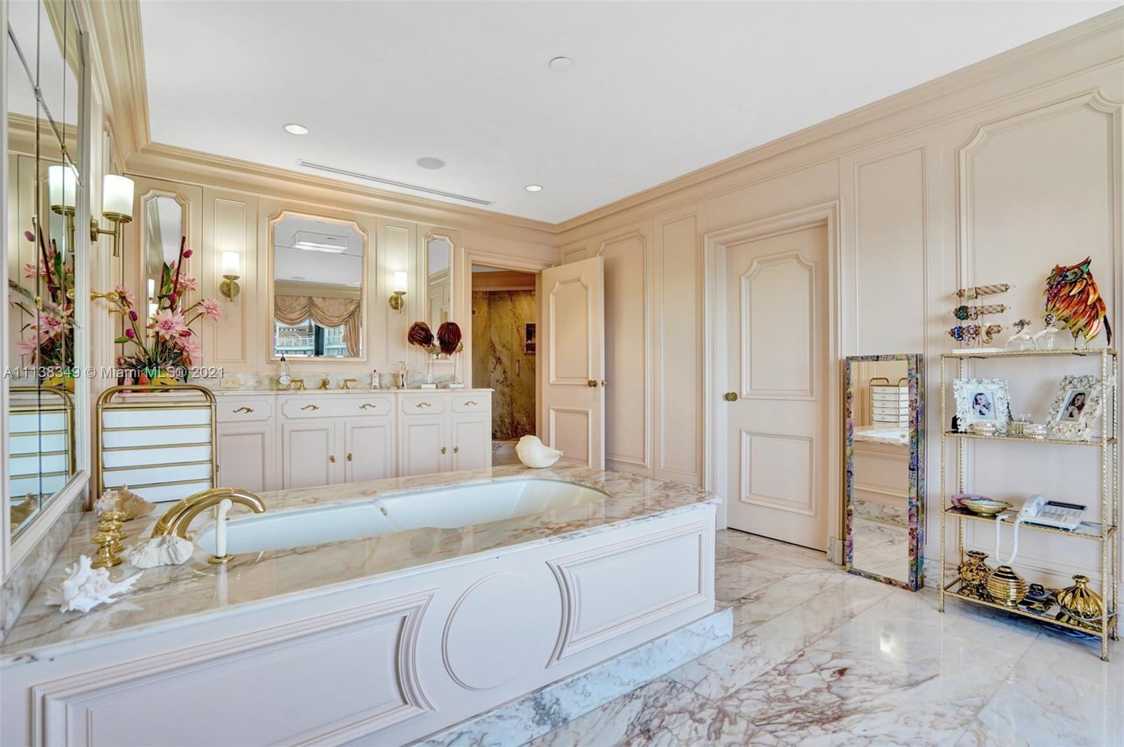 3000 ISL BLVD WILLIAMS IS - Residential