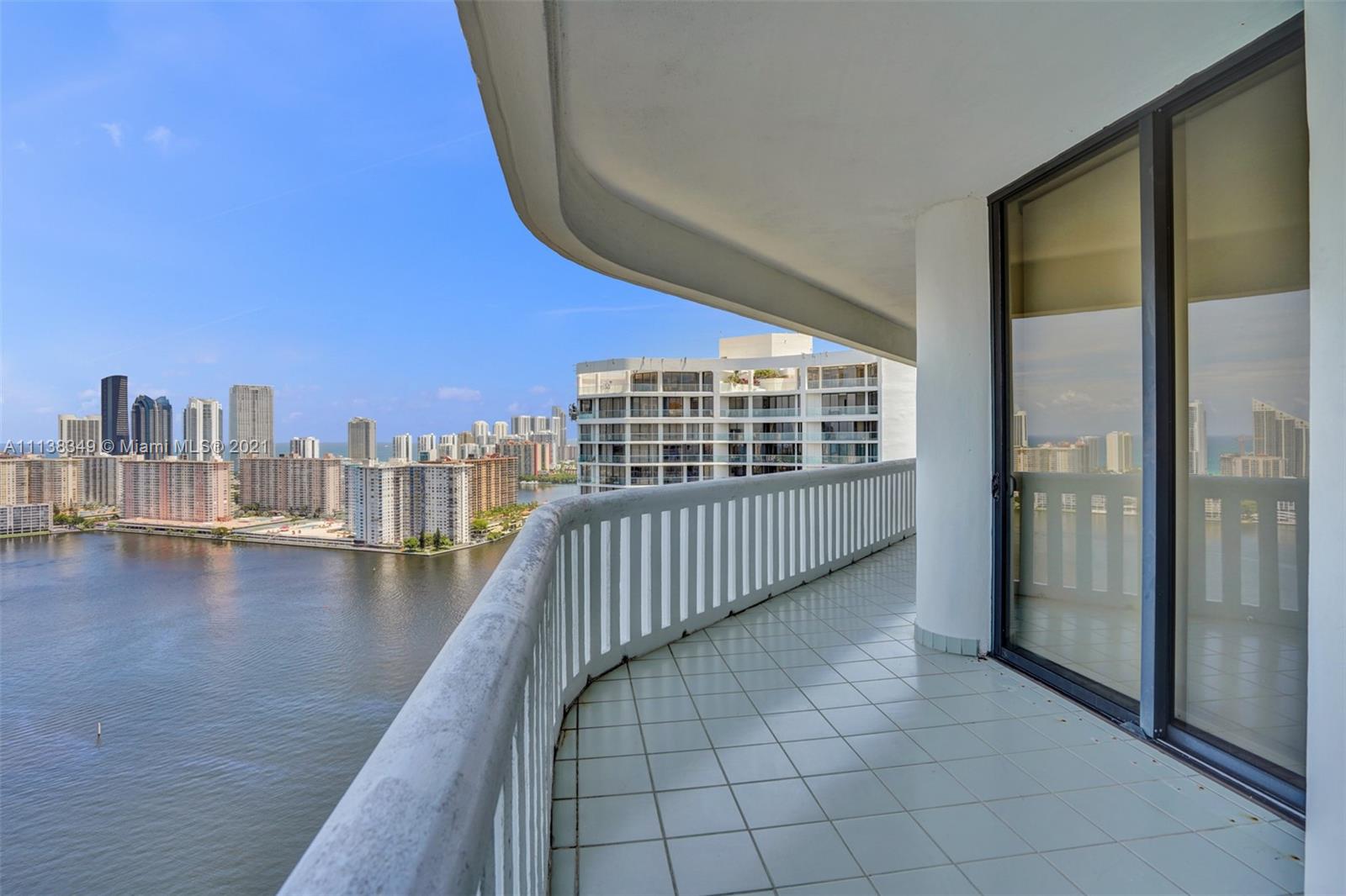 3000 ISL BLVD WILLIAMS IS - Residential