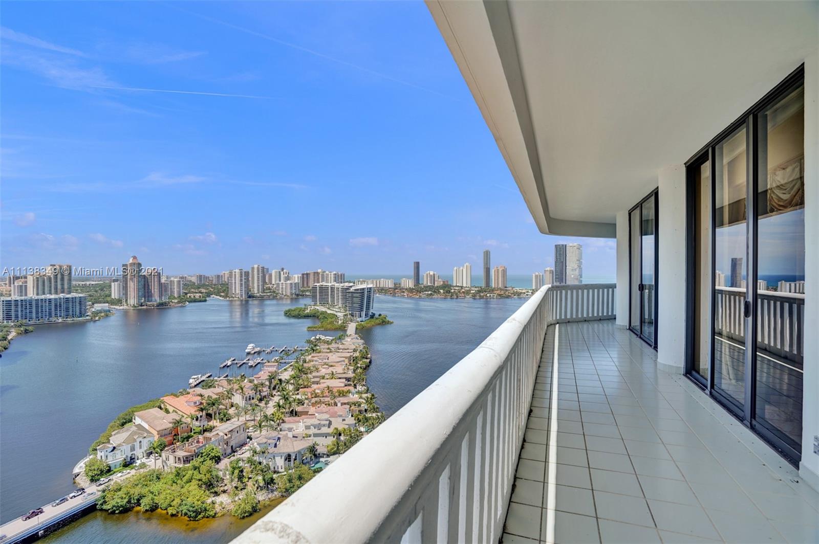 3000 ISL BLVD WILLIAMS IS - Residential