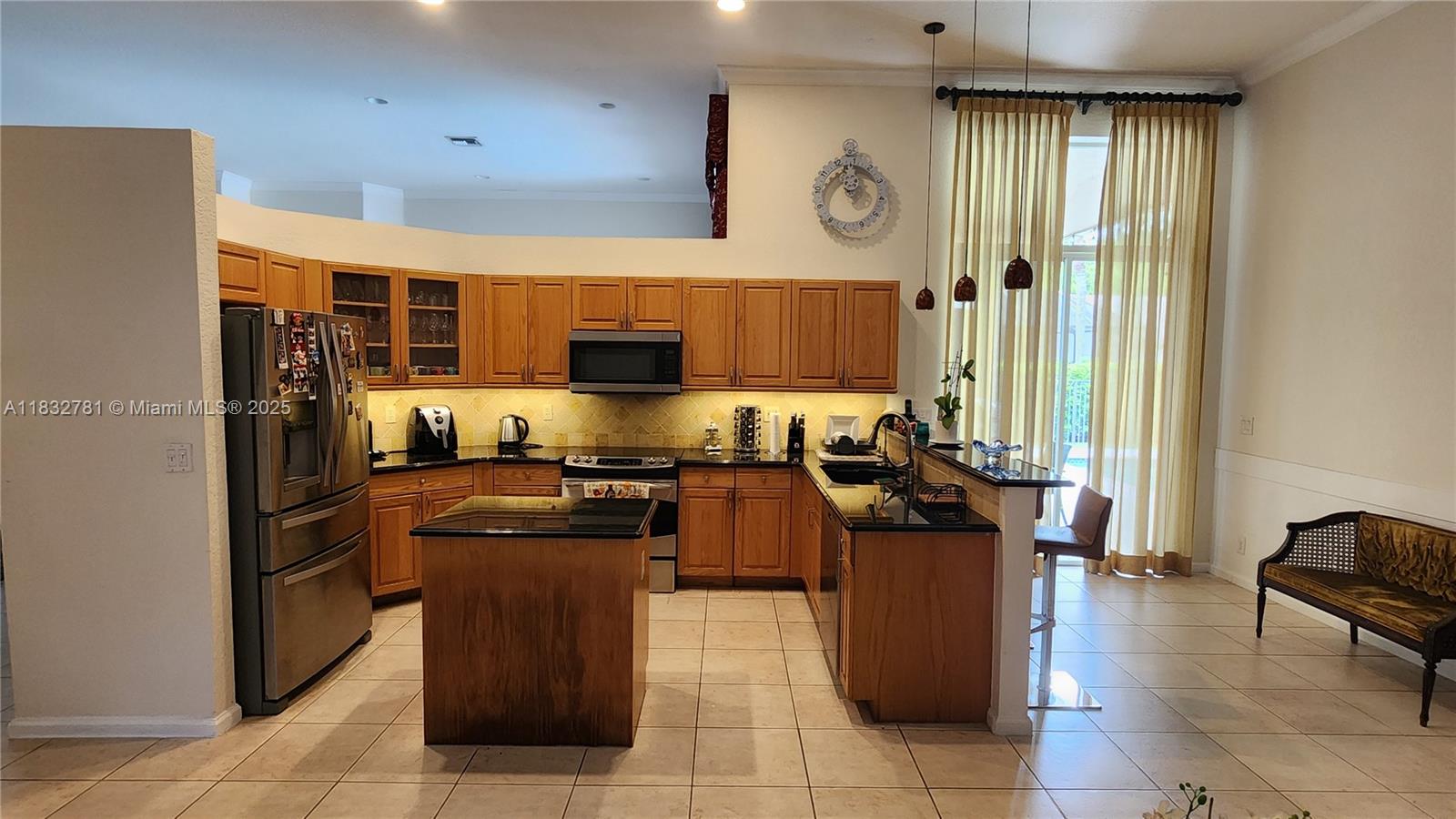 2610 E Oakbrook Ct 2610