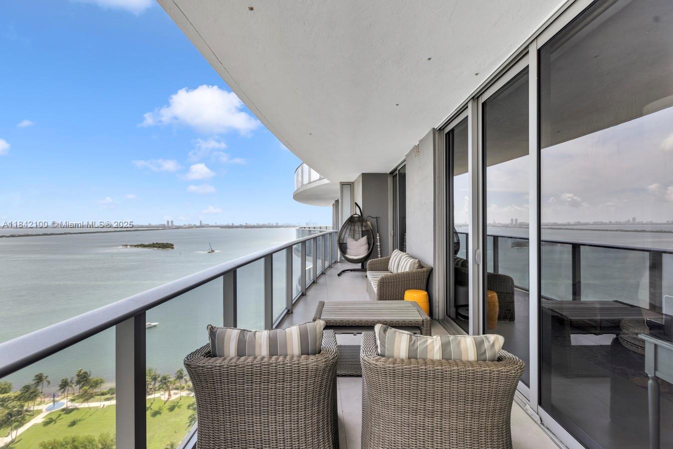 ARIA ON THE BAY CONDO - Residential