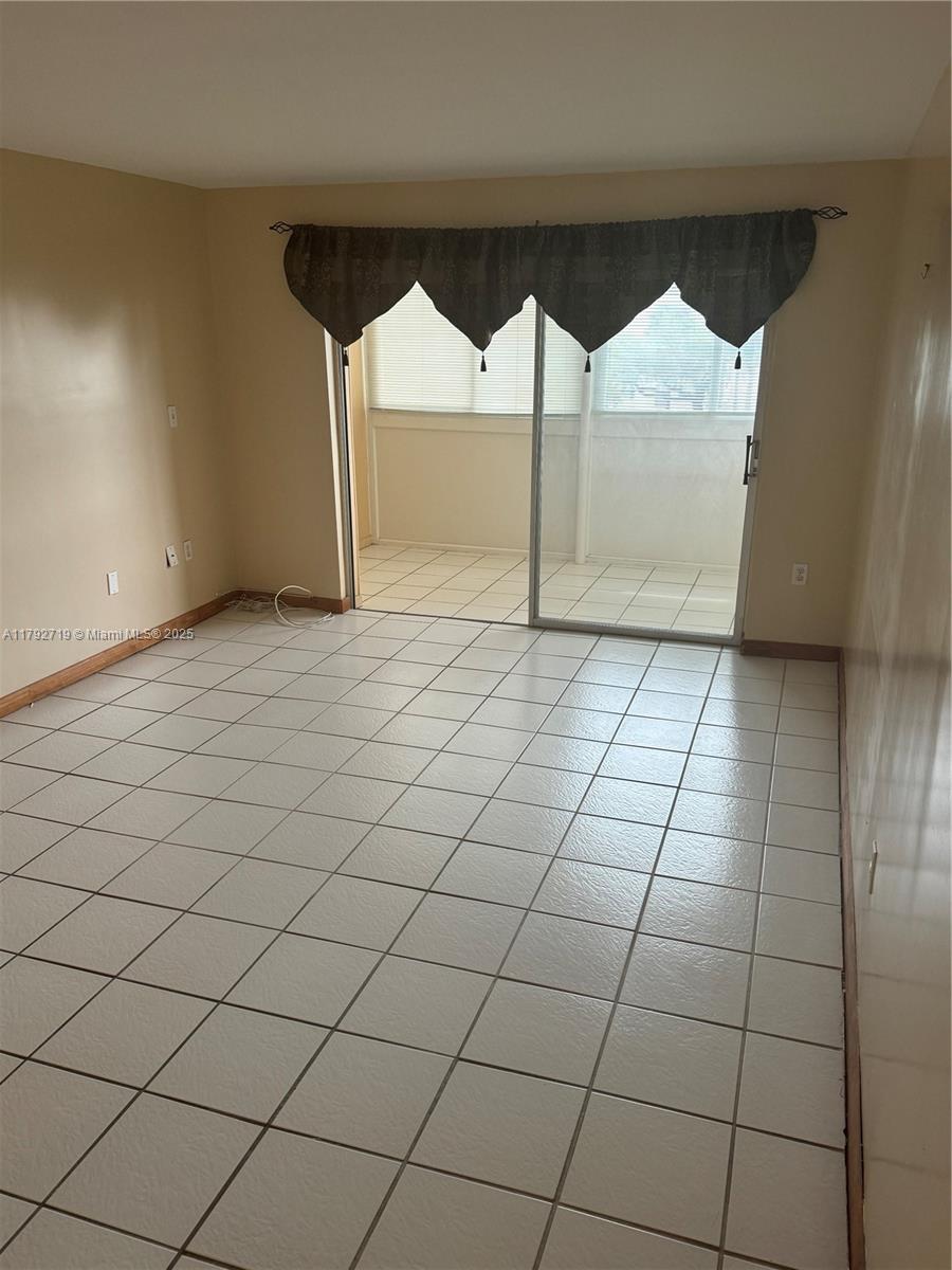 2900 N Pine Island Rd 307
