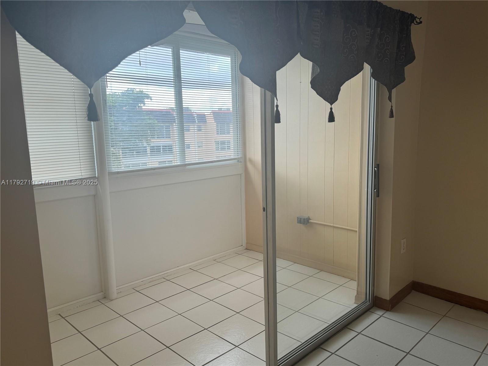 SUNRISE LAKES 63 CONDO - Residential